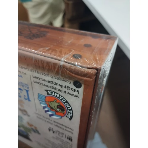 Dom Pierre (angol, letölthető magyar szabállyal) - sérült dobozos